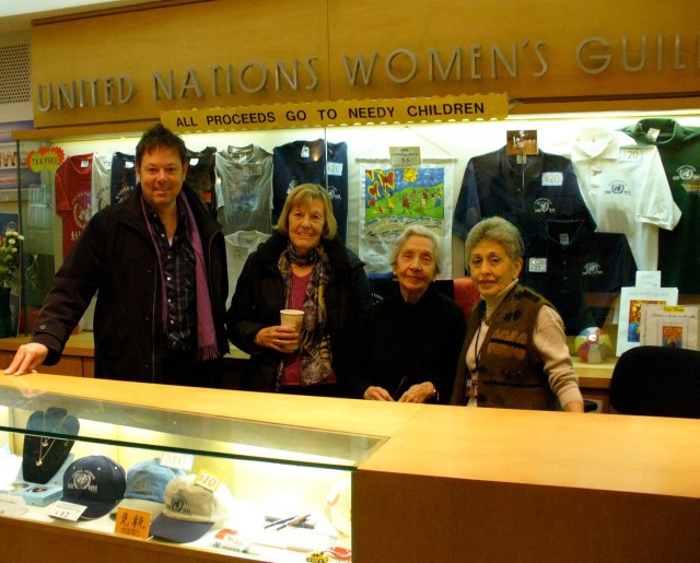 Arjen, Ans & ladies at the United Nations Women’s Guild gift shop at the UN - New York, New York
